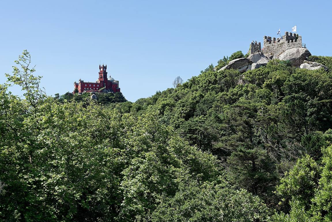 Sintra em um dia: Palácio da Pena, Quinta da Regaleira, Castelo dos Mouros e Cabo da Roca sem filas nem dor de cabeça com estacionamento